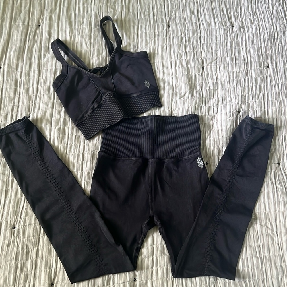 FP Movement Good Karma Leggings and Good Karma Square-Neck Bra Set XS/S